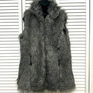 Miss Ashley by 26 International Large Gray Stripe Lined Fuzzy Faux Fur